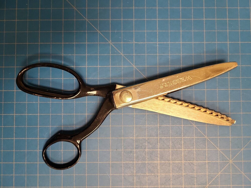 Wiss Pinking Shears Scallop Edge Sewing Fabric Craft Zig Zag Cut Scissors Tool